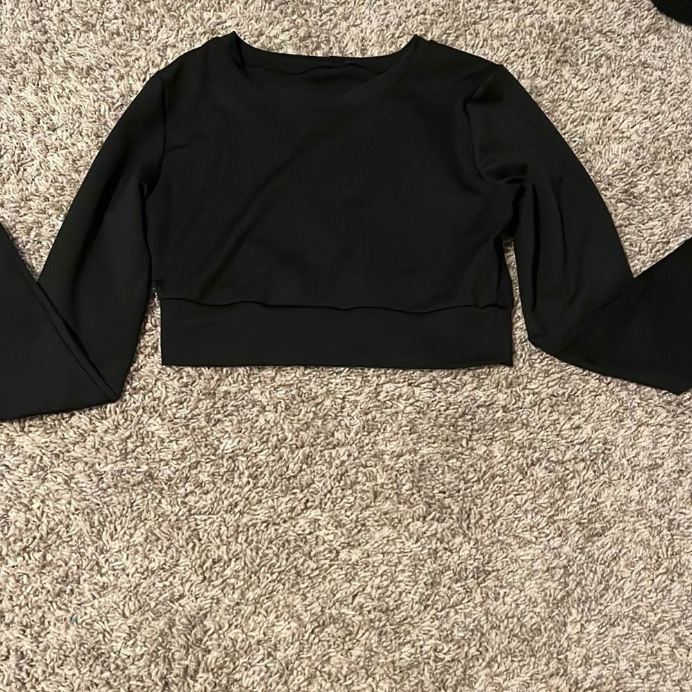 Cut out back crop sports long sleeve
